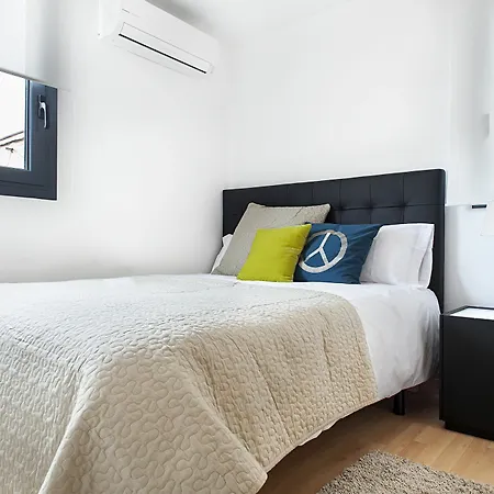 Rambla Attic Paris Apartment Barcelona