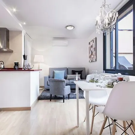 Rambla Attic Paris Apartment *